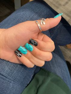 Western Wedding Nail Ideas, Spin On Taco Night, Tri Colour Nails, Tourquise Western Nails, Country Style Acrylic Nails, Western Long Nails, Nails 2023 Trends Western, Western Cowgirl Nails, Turquoise Design Nails