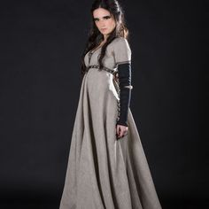 Sackcloth dress with oversleeves "Spiderweb" for sale :: by medieval store ArmStreet Medieval Costume Women, Spiderweb Dress, Karneval Diy, Medieval Garb, Viking Dress, Star Wars Fashion, Retro Style Dress, Period Dress, Larp Costume