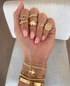 Spring Nails, Pink Nails, Short Nails, Gel Nails At Home, Shiny Objects, Nails At Home, Elegant Accessories, Luxury Accessories, Favorite Products