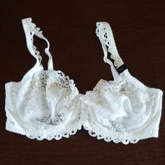 White Lace Bra With Cream Colored Beading And Rhinestones In The Center. Purple Lace Bra, Rhinestone Bra, White Lace Bra, Cotton Lingerie, Vs Bras, White Bras, Soft Bra, Sports Bra Victoria Secret, Purple Lace