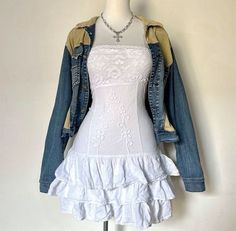 White Dress With Denim Jacket, Aesthetic Inspo Outfits, Dress With Denim Jacket, 일본 패션, 2000s Outfits, 2000s Fashion Outfits, Looks Black, Swaggy Outfits