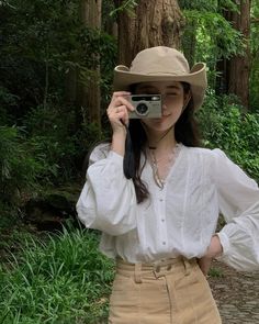 Beige Outfit, Korean Outfit, Fashionista Clothes, Nature Garden, Aesthetic Aesthetic, Fashion Korean, Garden Flowers