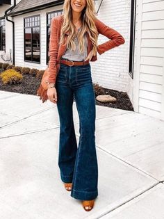 Models Aethstetic, Moda Hippie, Ig Models, Denim Casual, Pretty Ladies, Look Boho, Model Beauty, Flared Jeans