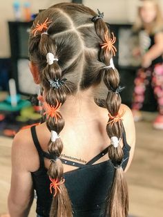 Halloween Props For Photoshoot, Halloween Hair Ideas Easy, Wacky Hair Day Ideas Halloween, Crazy Hair For Halloween, Halloween Hair And Makeup Ideas, Easy Diy Crazy Hair Day Ideas, Halloween Wacky Hair Day, Creative Halloween Hairstyles, Fun Hair Day Schools