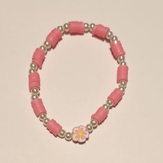 Pink Flower With Pearl Like And Clay Beads Made With Durable Elastic Band 18 Cm Sea Bracelet, Make Clay Beads, Colorful Bead Bracelets, Small Bead Bracelet, Clay Bead Necklace, Homemade Bracelets, Preppy Bracelets, Gelang Manik-manik, Reflecting Light