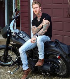 Rockabilly Men Style, Biker Men Bad Boys, Biker Aesthetic Outfits Men, Rugged Handsome Older Men, Rugged Americana, Rockabilly Style Men, Brook Dede, Biker Style Men, Rockabilly Men