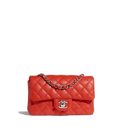 Red Chanel Bag, Moda Chanel, Chanel Classic Flap Bag, Sacs Design, Red Chanel, Mode Chanel, Chanel Flap Bag, Fashion Chanel, Classic Flap Bag