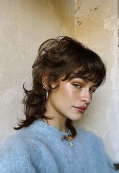 Medium Shag Haircuts Curly, Women’s Mullet Hair, Shag Wedding Hairstyles, Long Mullet Hairstyle Women Thick Hair, Shaggy Bob Short Hair, Bob Shag Hairstyles, Curly Long Mullet Hairstyle Women, Shaggy Womens Haircuts, Layered Hair Short Wavy