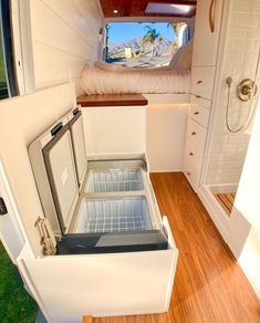 Rangement Caravaning, Diy Camper Van, Mini Vans, Diy Van Conversions, Kombi Motorhome, Conversion Van