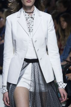 Christian Dior Spring 2018 Ready-to-Wear by Maria Grazia Chiuri Haute Couture, Dior Bar, Bar Jacket, Christian Dior Designer, Haute Couture Details, Maria Grazia Chiuri, Maria Grazia