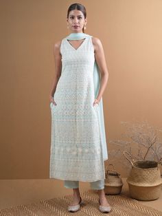 Kurta With Dupatta, Georgette Suit, Chikankari Suits, Kurta Patterns, Churidar Designs