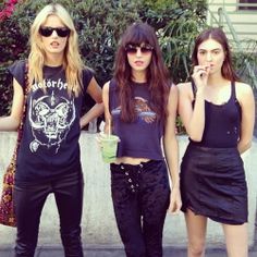 Metal Gig Outfit, Metal Outfits, Grunge Inspiration, Outfits Punk, Grunge Girls, Hippie Rock, Rock Clothing, Alternative Grunge, Mode Grunge