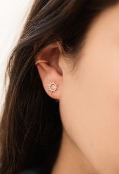 Ear Piercing For Women, Luna Skye, Earrings Ideas, Gem Earrings, Gold Earrings Designs, Ear Jewelry, Ring Verlobung, Star Earrings, 14kt Gold