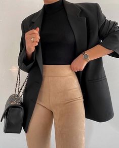 Elegant Trousers Outfit, Summer Professional Outfits Women, Classy Trousers Outfit, Basic Cute Outfits, Neutral Ootd, Ținute Business Casual, Alledaagse Outfits, Populaire Outfits