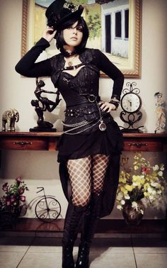 Outfit Ideas Female, Moda Steampunk, Gothic Mode, Goth Outfit Ideas, Costumes Couture, Goth Outfit, Fest Outfits