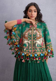 Poncho Pattern Indian Dress, Ponchos, Indian Fabric Dress, Cape Designs Indian, Navratri Dress Ideas, Indian Inspired Outfits
