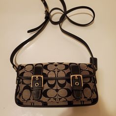 New Coach Mini Shoulder Bag. Has 1 Pocket In The Front And 1 On The Back. 1 Mini Pocket Inside. Shoulder Bag Outfit, Coach Crossbody Bag, Purse Accessories