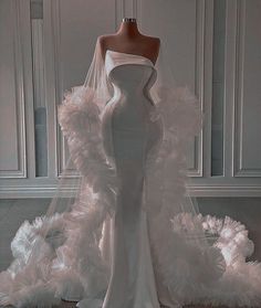 Dresses Gala, Gala Dress, Classy Dresses, Bridal Gowns Mermaid, Dresses Classy, Elegant Dresses Classy, White Wedding Dress, Glamour Dress, Dream Wedding Ideas Dresses