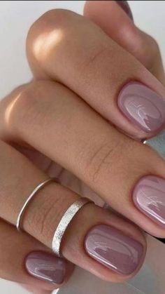 Gel Nail Natural Look, Short Nail Colors Fall, Short Neutral Gel Nails, Elegant Gel Nails Classy Simple, Nails For 50 Year Old Women, Gel Manicure Color Ideas, Shimmery French Manicure, Neutral Nails For Work, Short Nail Manicure Natural