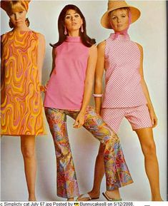 Women In Dresses, Mode Disco, Look 80s, 60’s Fashion, Colorful Clothing, 1960 Fashion, 60s 70s Fashion, 60s And 70s Fashion