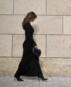 Autumn Outfits, Minimalist Outfit Ideas, Modest Feminine, Minimalist Fashion Outfits, Minimalist Outfits, Elegant Feminine, Moda Chic, All Black Outfit, Less Is More