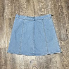 *Nwt* Never Worn Forever 21 Light Denim Zip-Up Mini Skirt, Not A Super Stiff Material Like Most Jean Skirts, Soft And Comfy! Size Large. Measurements: 15 In Long 15 In Wide At Top Of Skirt Skirts Soft, Button Down Denim Skirt, Jean Skirts, Forever 21 Skirt, White Denim Skirt, Pink Mini Skirt, Pink Tweed, Denim Jean Skirt, Mini Pencil Skirt