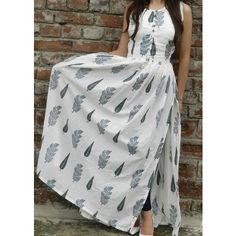 Summer Dresses Online, Cotton Kurti Designs, Kurta Designs Women, Sleeveless Long Dress, Indian Attire