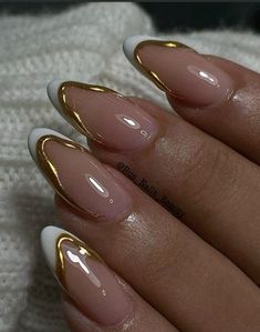 French Nail Designs With Gold, French Design Nails Almond, White Short Nails With Designs, Gold And Pearl Nails, Gold Outline Nails, Simple French Tip Nails With Design, Nails Trend 2024, Gold Line Nails, Trending Nails 2024