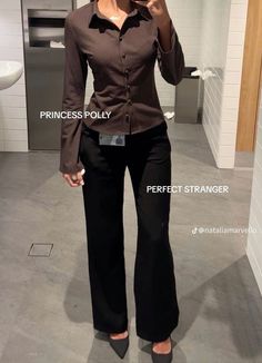 Old School Classy Outfits, Doctors Office Outfit Patient, Corporate Attire Women Aesthetic, Medical Student Business Casual, Business Woman Casual Outfits, 2000 Business Woman, Womens Conservative Outfits, Internship Aesthetic Outfit, Business College Outfits