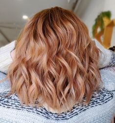 Trendy Auburn Hair, Red Blond Balayage, Straight Hair Red Highlights, Apricot Red Hair, Hair Color Ideas For Blonde Hair, Apricot Blonde Hair Balayage, Red Hair With Blonde Highlights Short, Shoulder Length Strawberry Blonde Hair, Copper And Blonde Balayage Rose Gold