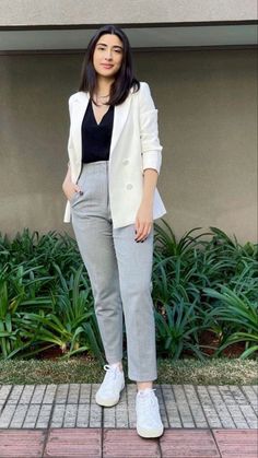 Semiformal Outfit Mujer, Smart Casual Work Outfit Women, Casual Work Outfits Women, Smart Casual Work Outfit, Colour Combinations Fashion, Fancy Sarees Party Wear, Office Casual Outfit, Getaway Outfit, Concept Clothing