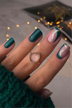 Dark Color Nails, Swirl Nail, Dark Green Nails, Winter Nails Acrylic, Nail Colors Winter, Winter Nail Designs, Dark Nails, Winter Nail