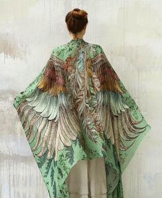 Vintage Green Shawl – shovava Wing Scarf, Owl Scarf, Bird Scarf, Classic Scarf, Vintage Shawls, Stylish Scarves, Art Scarves, Feather Wings, Green Scarf