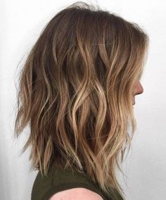 5 tipos de cortes para cabello grueso y esponjado - Mujer de 10 Lob Hairstyles, Caramel Highlights, Long Choppy Bobs, Light Brown Balayage, Hair Caramel, Brunette Balayage, Choppy Bob Hairstyles, Balayage Blonde, Lob Haircut