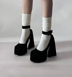 Fancy Platform Shoes, Kasut Wanita, Velvet High Heels, Dr Shoes, Cute Shoes Heels, Diy Vetement, Mary Jane Shoes Womens, Velvet Shoes, Super High Heels