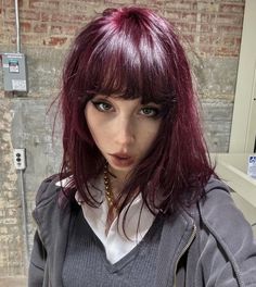 Cherry Red Bob, Cool Dyed Hair Ideas, Deep Green Hair, Emo Hair Color, Crimson Hair, Hair Stayl, Magenta Hair, Plum Hair, Wine Hair