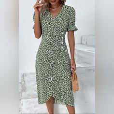 Brand New Chaktkglok Floral Dresses For Women 2024 Summer Vintage Knee Length Dress Wrap Dress Ladies Short Sleeve V Neck Work Dress Vanuatu, Elegante Y Chic, Gaun Fashion, Floral Bodycon, Cotton Blends Dress, V Neck Midi Dress, Daily Dress, Button Dress, Wrap Dress Floral