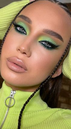 White Eye Makeup, Green Eyeshadow Look, Summer Makeup Trends, Classy Makeup, Neon Makeup, Eye Makeup Styles