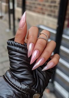 https://pin.it/1BiL0pn9s Soft Pink Almond Nails Design, Pearlescent Pink Nails, Pink Metallic Nail Designs, Pink Chrome Stiletto Nails, Stiletto Chrome Nails, Stiletto Nails Chrome, Light Pink Stiletto Nails, Light Pink Summer Nails, Stiletto Pink Nails