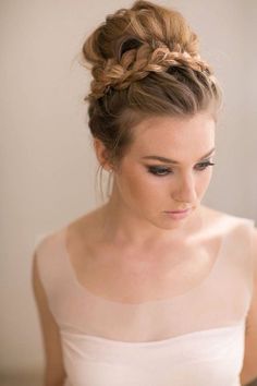 Updo For Heart Shaped Face, High Bridal Updo, Sanggul Cepol, Quinceanera Hair, Unique Updos, Gorgeous Braids, Bridal Braids, Quince Hairstyles, Hairstyles For