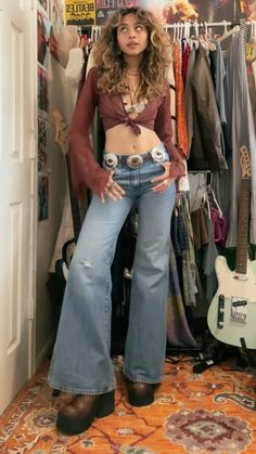 Shein 70s Outfits, 1970s Clothing Style, Dress Like The 70s Outfits, Womans 70s Outfits, Fashion Inspo Outfits 70s, Flared Jeans 70s Outfit, 70s Fashion Female, Gaucho Pants 2000s, 70s Style Inspo Women