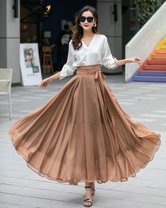 Flowy Skirt Outfit, Circle Skirt Outfits, Long Circle Skirt, Mod Clothing, Long Skirt And Top, Skirt Circle, Long Chiffon Skirt, Skirts Flowy, Chiffon Maxi Skirt