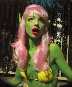 Creative Alien Costumes, Galactic Halloween Costume, Alien Photoshoot Inspiration, Alien Women Art, Alien Costume Aesthetic, Alien Waitress, Pink Alien Costume, Pink Alien Makeup, Retro Alien Costume