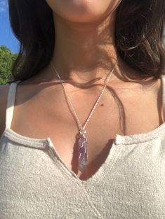 Crystal Necklace Amethyst, Crystal Necklace Outfit, Crystal Necklace Aesthetic, Wire Wrapped Crystal Necklace, Crystal Necklace Wire, Wrapped Crystal Necklace, Dr Wardrobe, Amethyst Crystal Necklace, Wire Wrapped Crystal