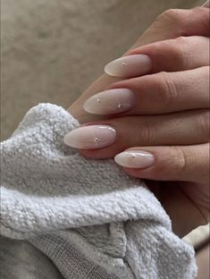 Nails, Almond