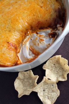 Chili Cheese Dip- always a big hit and super easy with only 3 ingredients- cream cheese, hormel chili( I always use the one without the beans) and shredded cheddar cheese, oh and of course tortilla chips:) Hor Devours, Beanless Chili, Chili Cheese Dip, Cheese Dips, Chili Cheese Dips, Cheese Bake, Party Dips, Chili Cheese, Pie Pan