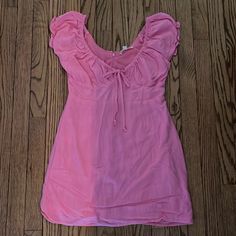 Super Cute, New With Tags Pink Mini Dress With Tie Up Ruched Bodice. Size Small. Pacsun/La Hearts. Never Worn And In Perfect Condition 00s Dress, Pacsun Dress, Black Satin Slip Dress, Blue Floral Sundress, Sundress Outfit, Cream Mini Dress, Pacsun Dresses, Queen Style, Orange Mini Dress