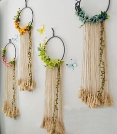 Floral Macrame Dream catcher (D-159) Knitting Flowers, Floral Macrame, Macrame Fringe, Macrame Dream Catcher, Dream Catcher Wall, Dream Catcher Boho, Art N Craft