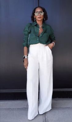 Stylish Black Women Casual, Middle Age Black Women Outfits, Tia Mowry Style Outfits, Older Black Women Fashion, Chic Looks For Women Over 40, Elevated Office Outfits, Black Women Fashion Over 40, 50 Year Old Black Women Fashion, Smart Casual Women Outfits Classy Dinner
