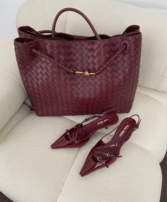 Miumiu Aesthetic, Botega Bag, Bag Closet, My Style Bags, Bag Outfit, Bag Obsession, Bags Designer Fashion, Luxury Purses, Beautiful Handbags